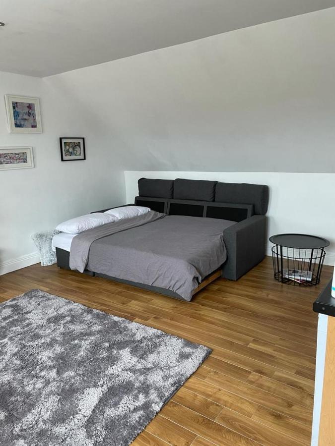 Captivating 1-Bed Apartment In Cloyne Корк Экстерьер фото
